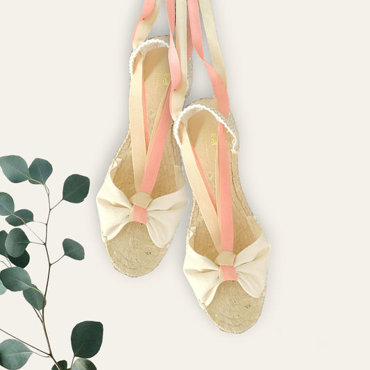 Butterfly espadrilles with double ribbons.