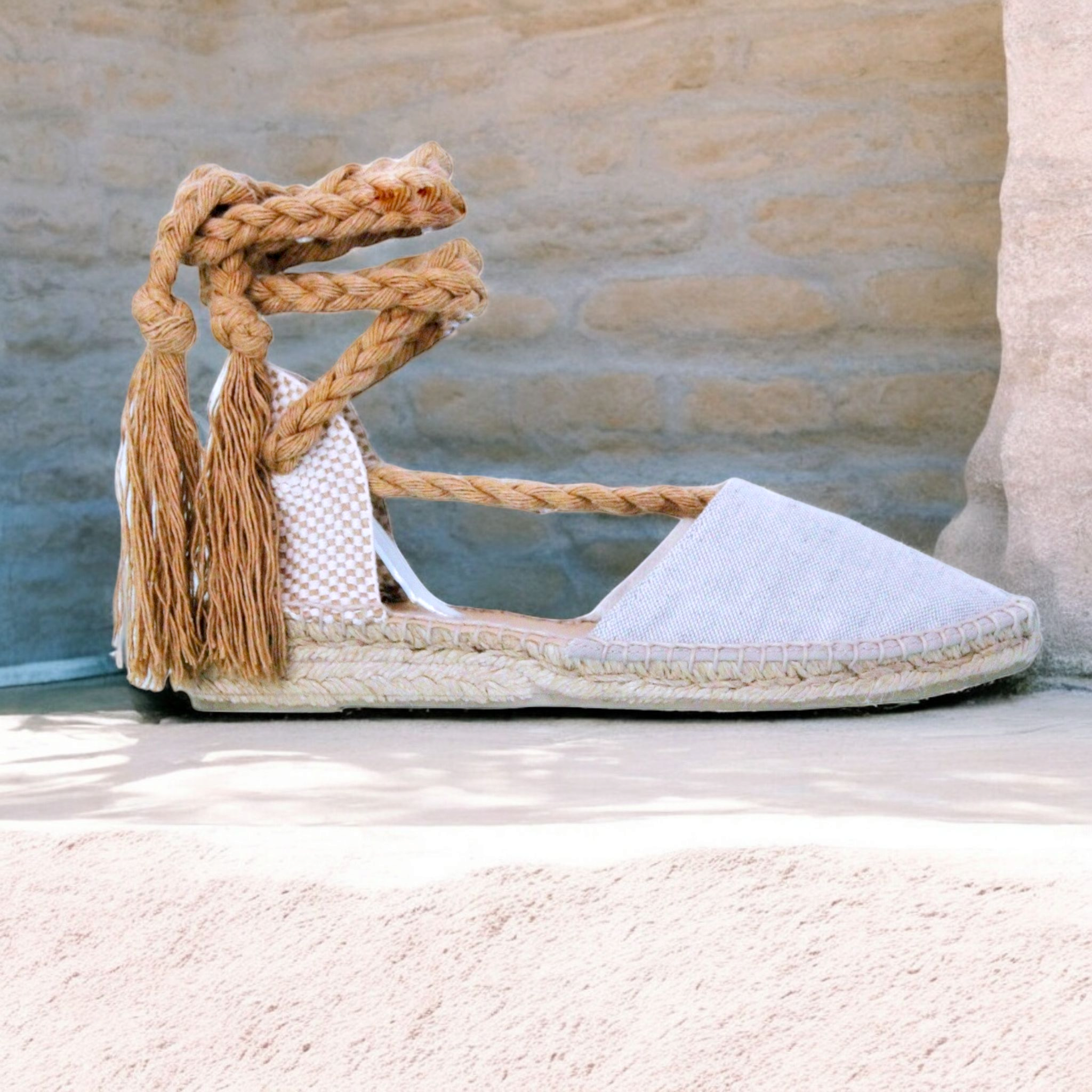 Cuñas con cordones trenzados