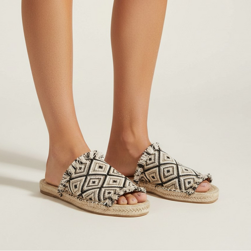 Flat linen sandals