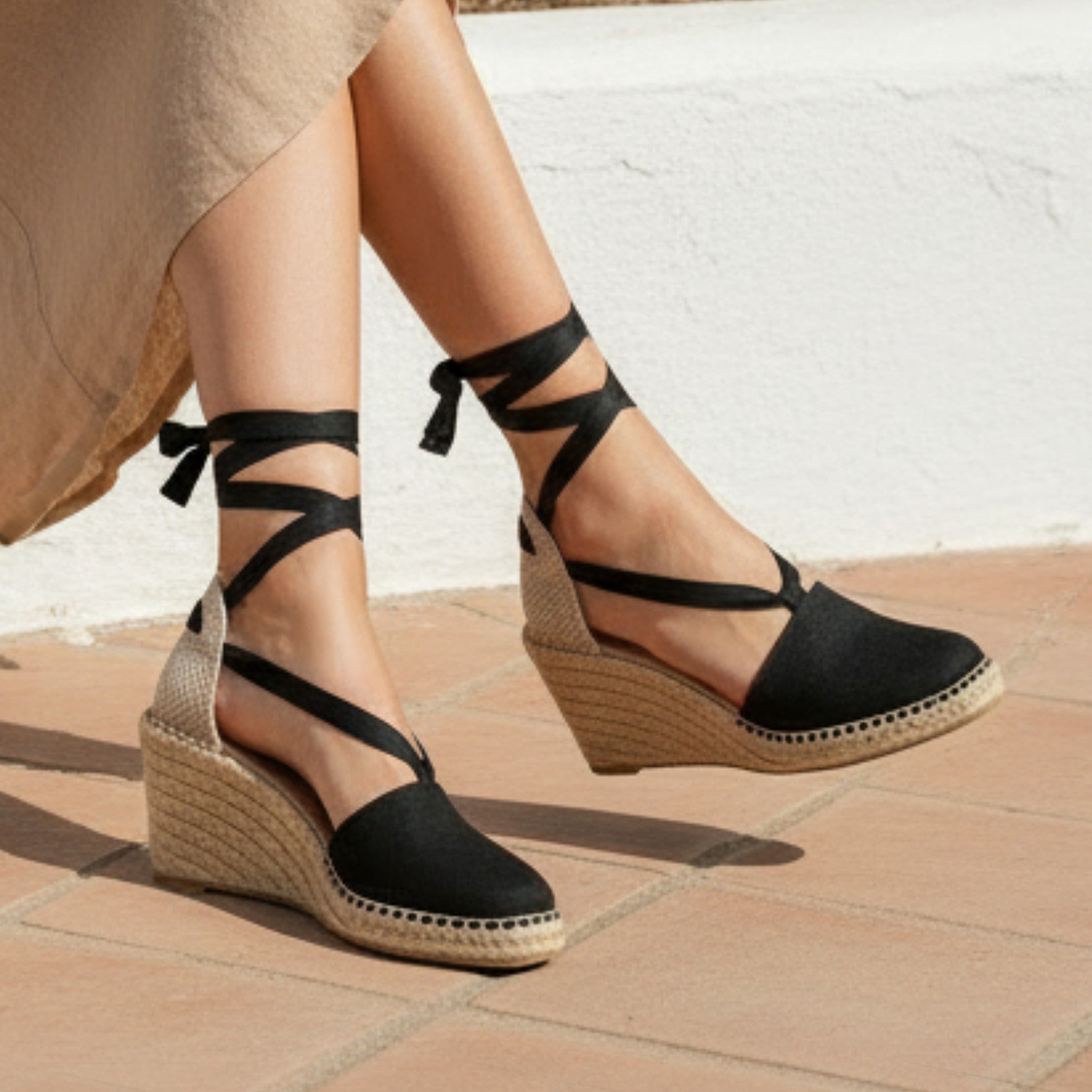 Low black suede wedge
