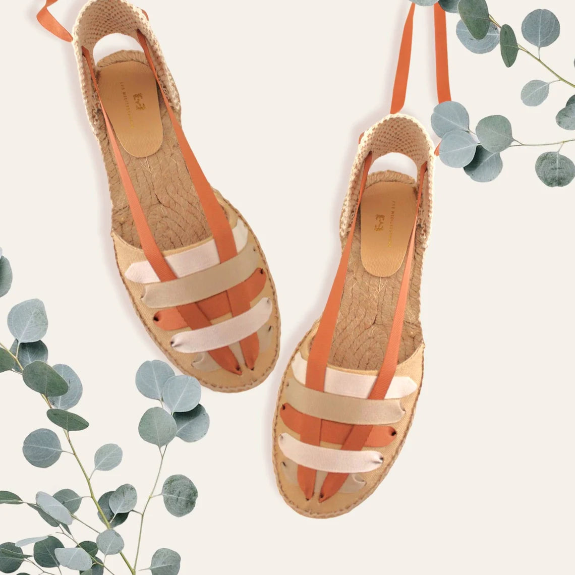 Alpargatas planas con cintas