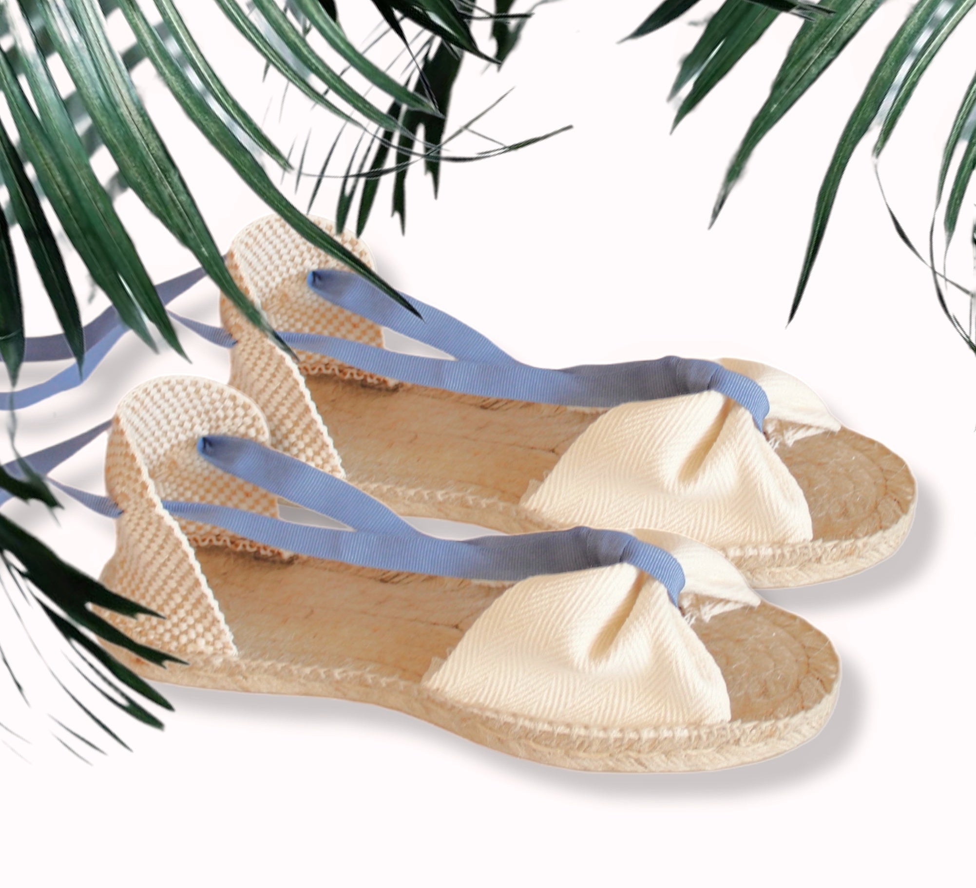 Alpargatas mariposa lona cruda.