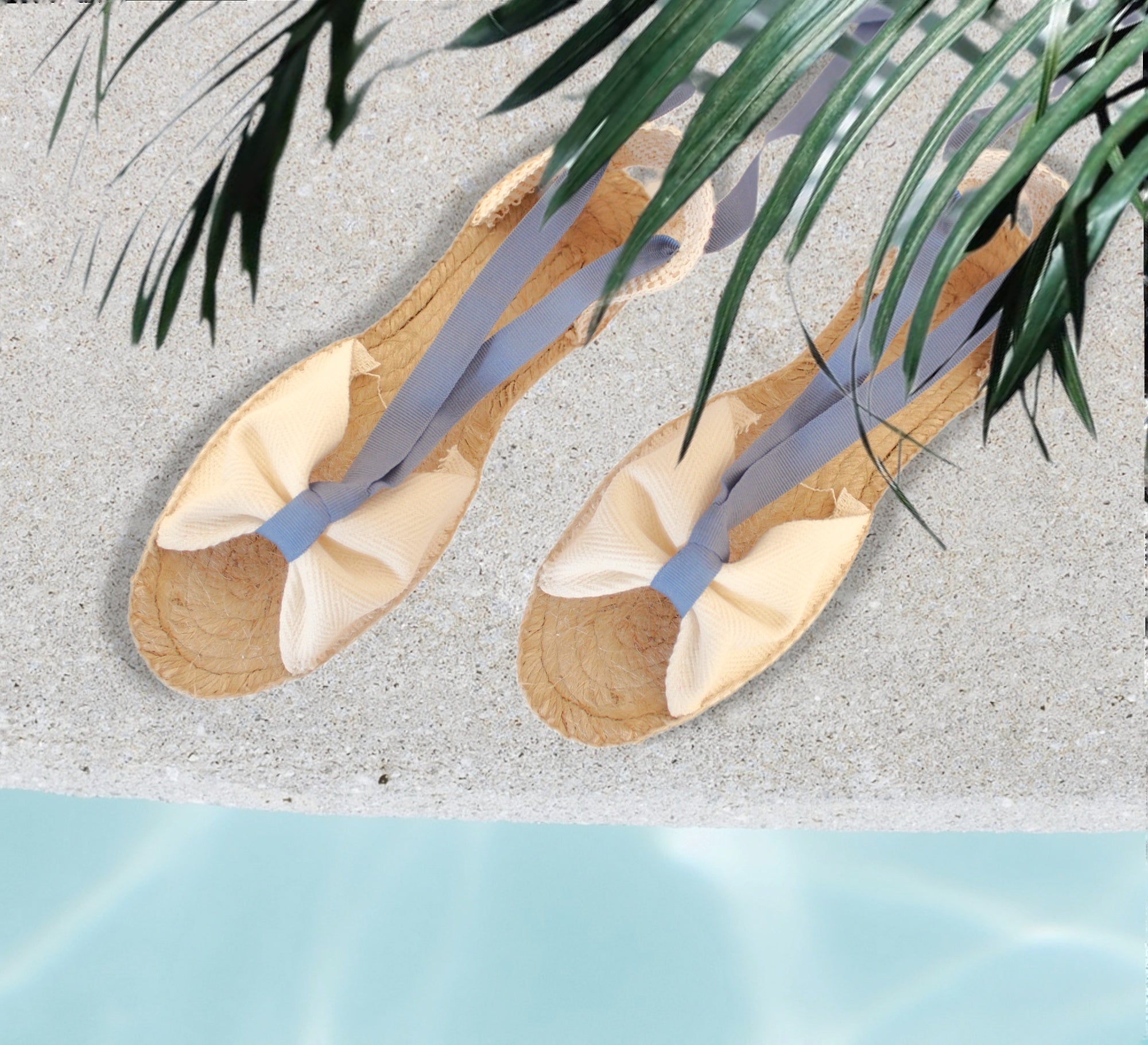 Alpargatas mariposa lona cruda.